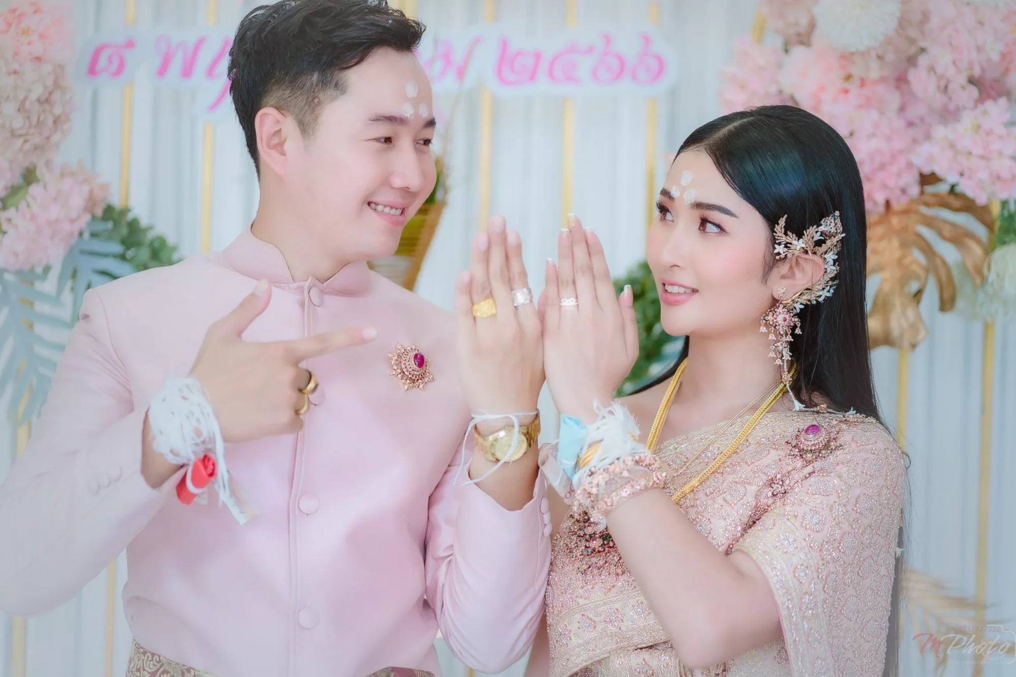 ภาพคู่บ่าวสาวในช่วงพิธีแต่งงาน