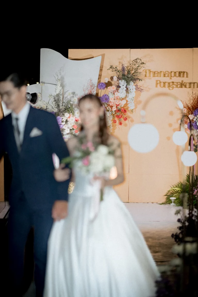 ภาพคู่บ่าวสาวในสไตล์เรียบง่ายและเหนือกาลเวลา
