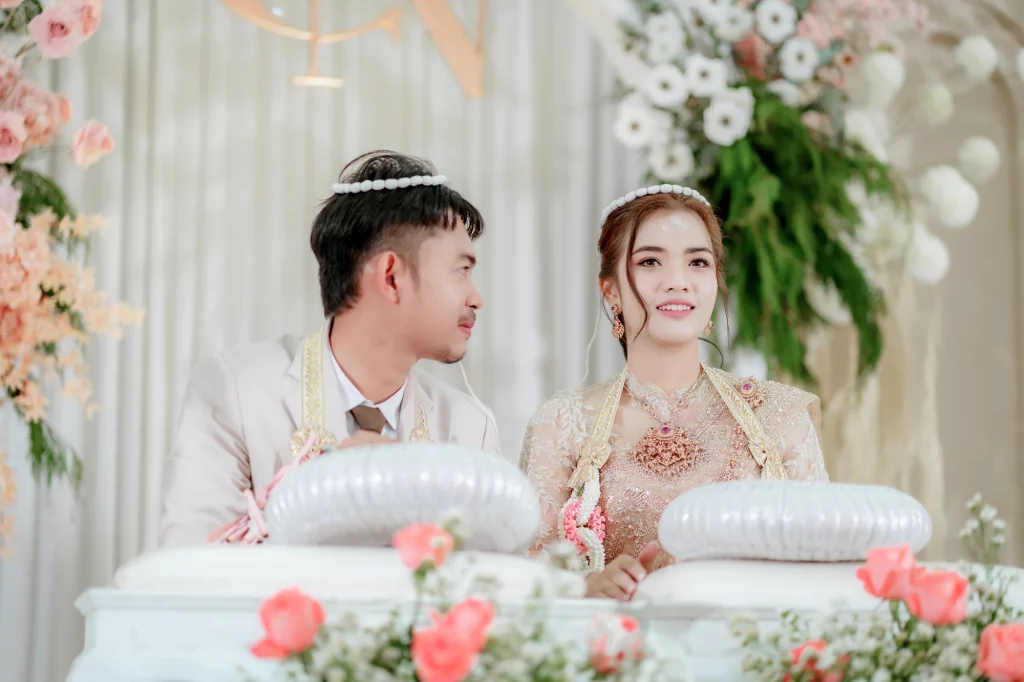 ช่างภาพกำลังบันทึกช่วงพิธีแต่งงาน