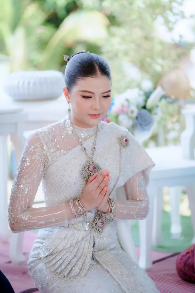 คู่บ่าวสาวเตรียมรายละเอียดก่อนวันแต่งงาน